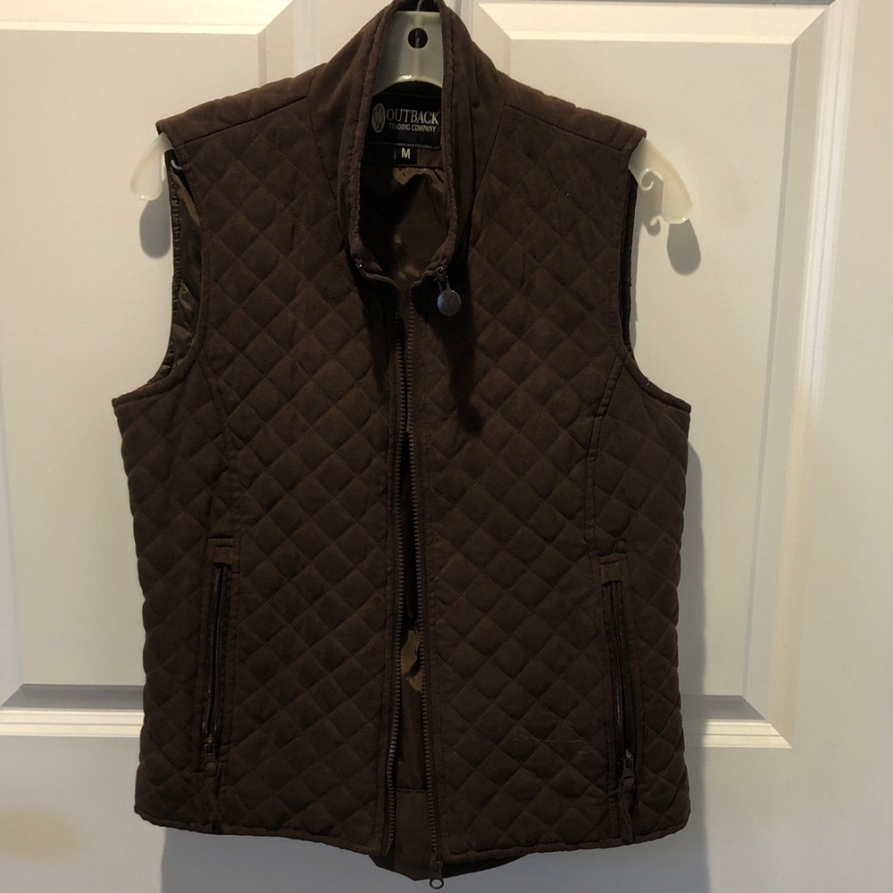 Outback Trading Co.  Women’s Quilted Dark Brown Vest sz medium.